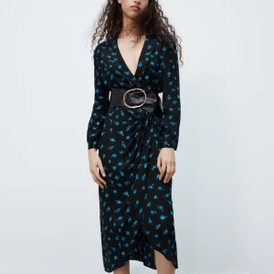 zara klänning  - Klänning från Zara het ny med prislappen kvar nypris var 569kr 