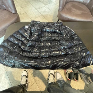 Moncler Väst - Moncler väst i nyskick