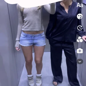Lågmidjade jeans shorts  - Sååå snygga lågmidjade shorts i storlek 36!