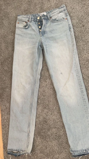 Mid waist jeans - Mid waist jeans från zara i storlek 36