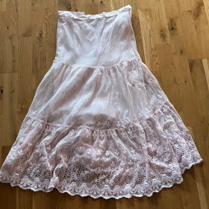 Jätte fin lång mesh kjol💕 - Jag säljer en av mina favorit kjolar eftersom den är för kort för mig (jag är 173) den är i storlek xs💗