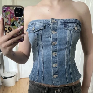 Zara denim korsett topp - Använd en gång (testad) så in princip precis som en ny, har inga mer bilder 