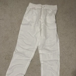 Linnebyxor h&m - Storlek S, passar nån under 160💞💞 jättebra skick