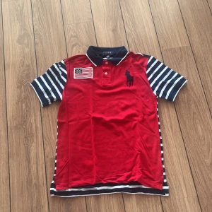 Ralph Lauren Piké t-shirt  - Säljer en Ralph Lauren Piké t-shirt mitt pris: 99kr köpt för: 599kr