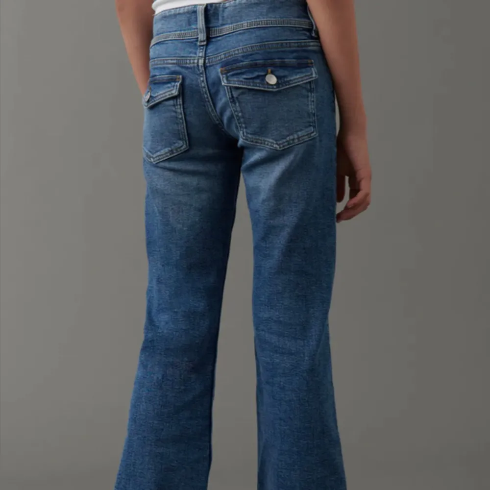 Säljer ett par jeans i st 158 i bra skick❤️ skriv om ni undrar något eller är intresserade.. Jeans & Byxor.