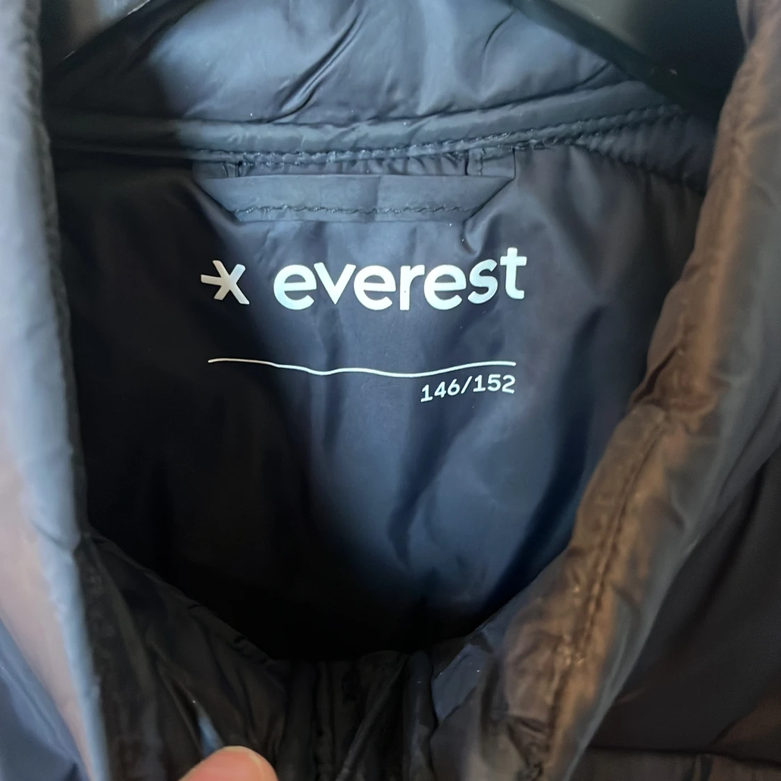 Svart Everest väst - 90