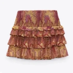 Zara kjolen - Säljer den populära zara kjolen🥹🥹🥹🫰🏻