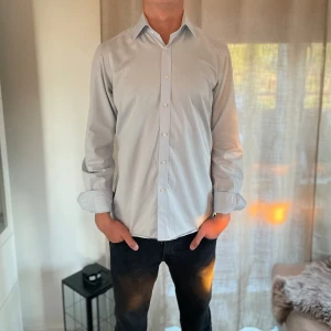Stenströms Skjorta - Säljer en riktigt fin Stenströms skjorta som det inte är några defekter på! Nypris 1.599kr mitt pris 499kr. Bara att höra av sig vid frågor!