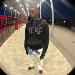 Balenciaga - Sjukt snygga ovanliga reguler fit jeans,  Köpta på ettresex. Yasin har använd samma model på bild nr 1. Dm vid frågor och fler bilder:)