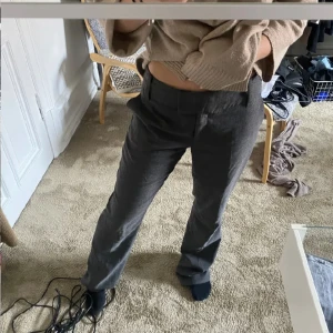 Kostymbyxor - Kostymbyxor från Stockholm LM, säljer pga för långa. Är 162 lång🤎