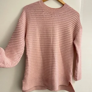 Söt stickad tröja  - Söt stickad tröja storlek S