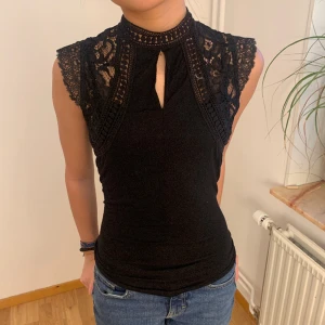 Blus - Jätte fin basic blus från Morgan💗säljer pga inte kommer till andvändning pris kan diskuteras💞ny pris 549kr