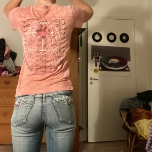 Purcell dragon t-shirt - Cool rosa t-shirt med najs tryck på ryggen🔥🔥 säljer för den inte kommer till användning 