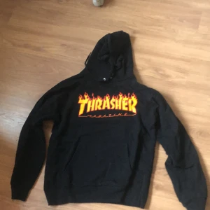 Thrasher hoodie  - Nästan oanvänd hoodie