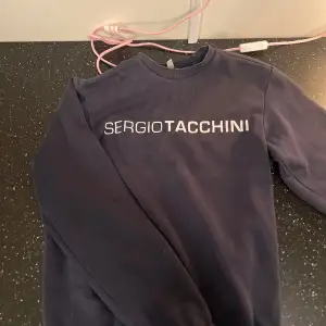 sergio tacchini sweatshirt använt 1 gång bra skick