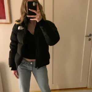The north face jacka  - Säljer en Tnf pufferjacka pga är inte min stil längre, är i fin men ändå i använt skick! Nypris ca 3500. Skriv om du har frågor 💕köp direkt för 899kr