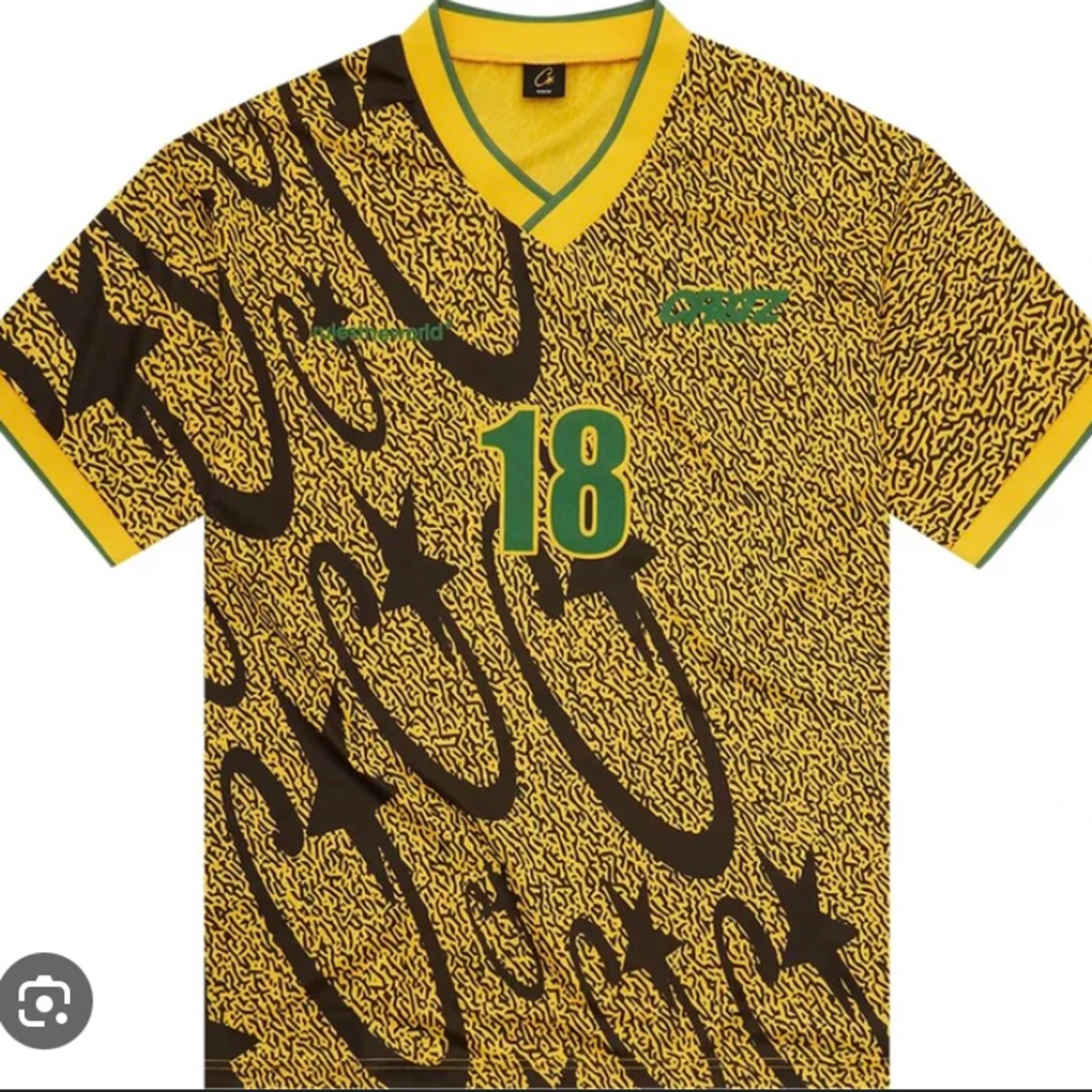 Söker någon utan dessa tröjor 