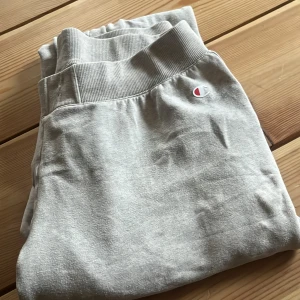 Äkta champion byxor - Snygga o sköna, storlek large men skulle mer säga s (jag är m) Säljes för 50kr