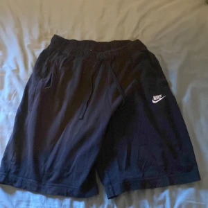 Nike shorts  - Nike shorts använda 4 gånger säljer bra kvalitet 