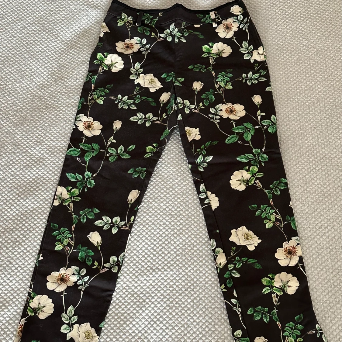 Blommiga byxor 