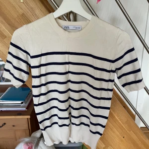 Tröja från Zara i storlek small  - I mycket fint skick 