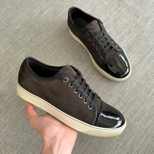 Lanvin Skor - Säljer dessa tvärfeta bruna lanvins | Storlek 40 (UK6) Sitter större | Skick 8/10 | 1 Dustbag + Tags Följer med | Hör av dig för fler bilder eller om du har någon fundering