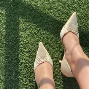 Klackskor - Jättefina klackskor som tyvärr var något för stora för mig. Jättebra skick o allt.