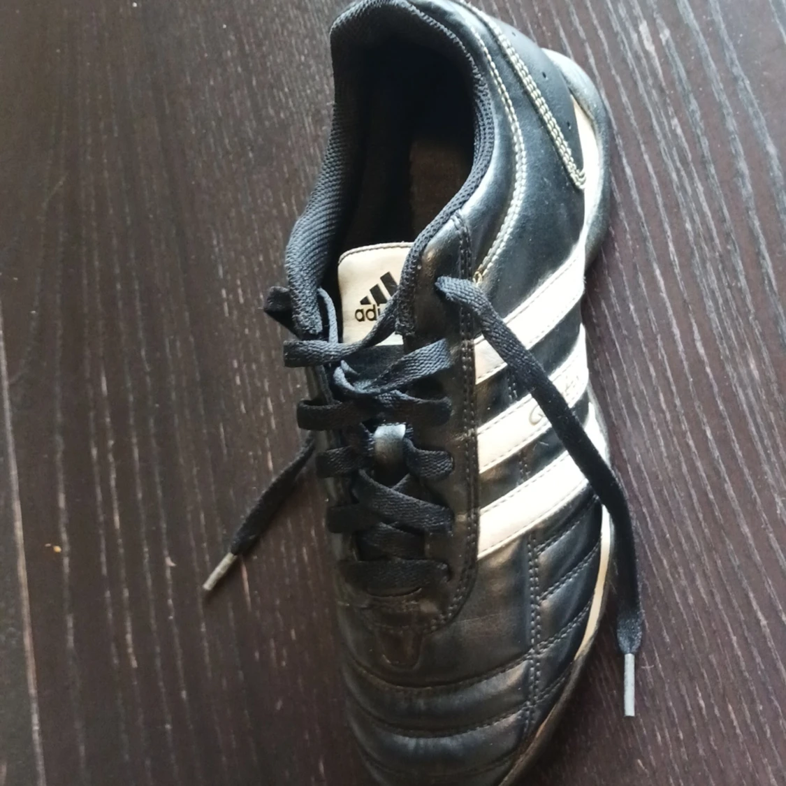 Gamla fotbollskor CORA MUNDIAL