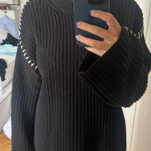 Stickad tröja  - Jätte snygg stickad tröja från Gina använd fåtal gånger 