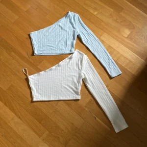 Enarmad topp, Shein - Storlek s Som nya, inga fläckar 20 kr för båda 