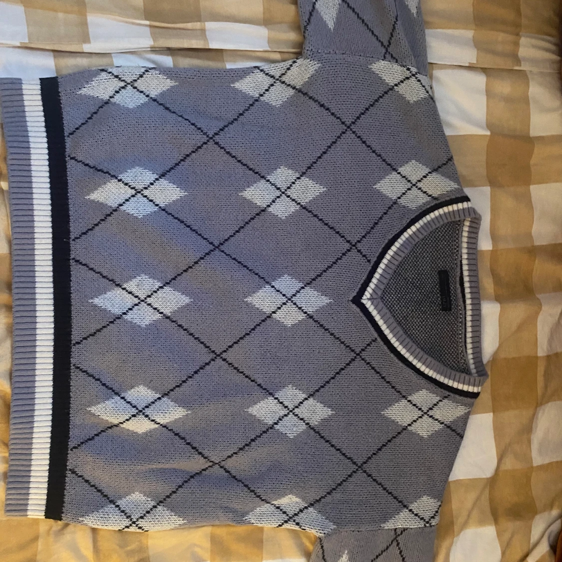 Grå/ vit tjock tröja - 91