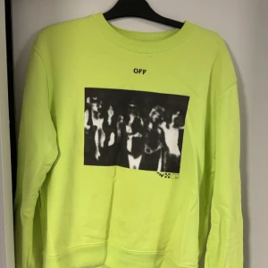 Off white tröja - Storlek M, nyskick  Nypris runt 6-7000