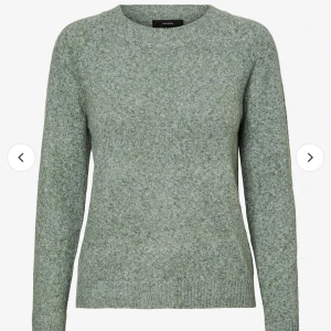 Grön stickad tröja - Säljer nu en grön stickad tröja köpt från Vero Moda nu i år. Helt oanvänd i storlek xs. Köparen står för frakten och hör av er! 💓