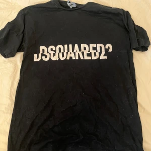 Tshirt Dsquared - Tshirt från Dsquared inga defekter