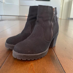 Stövletter - storlek 38