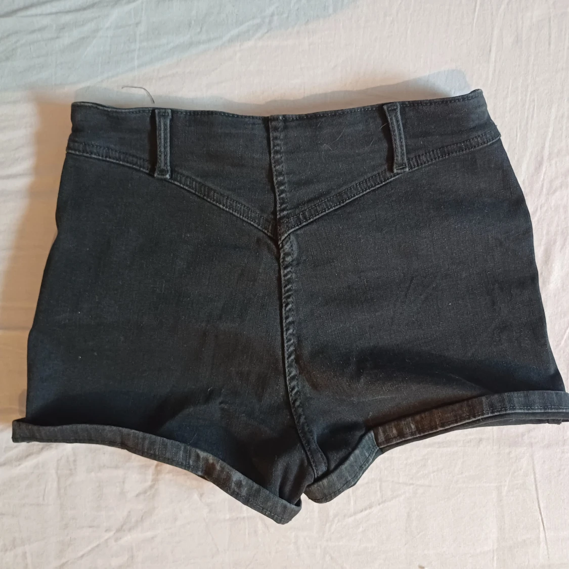 Svarta jeansshorts med band - 91