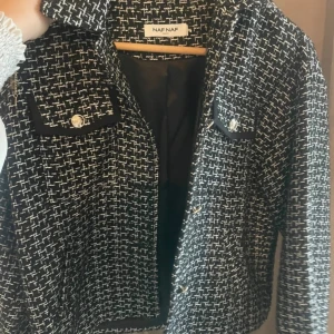 Jacka - Superfin jacka som aldrig har kommit till användning! Storlek S