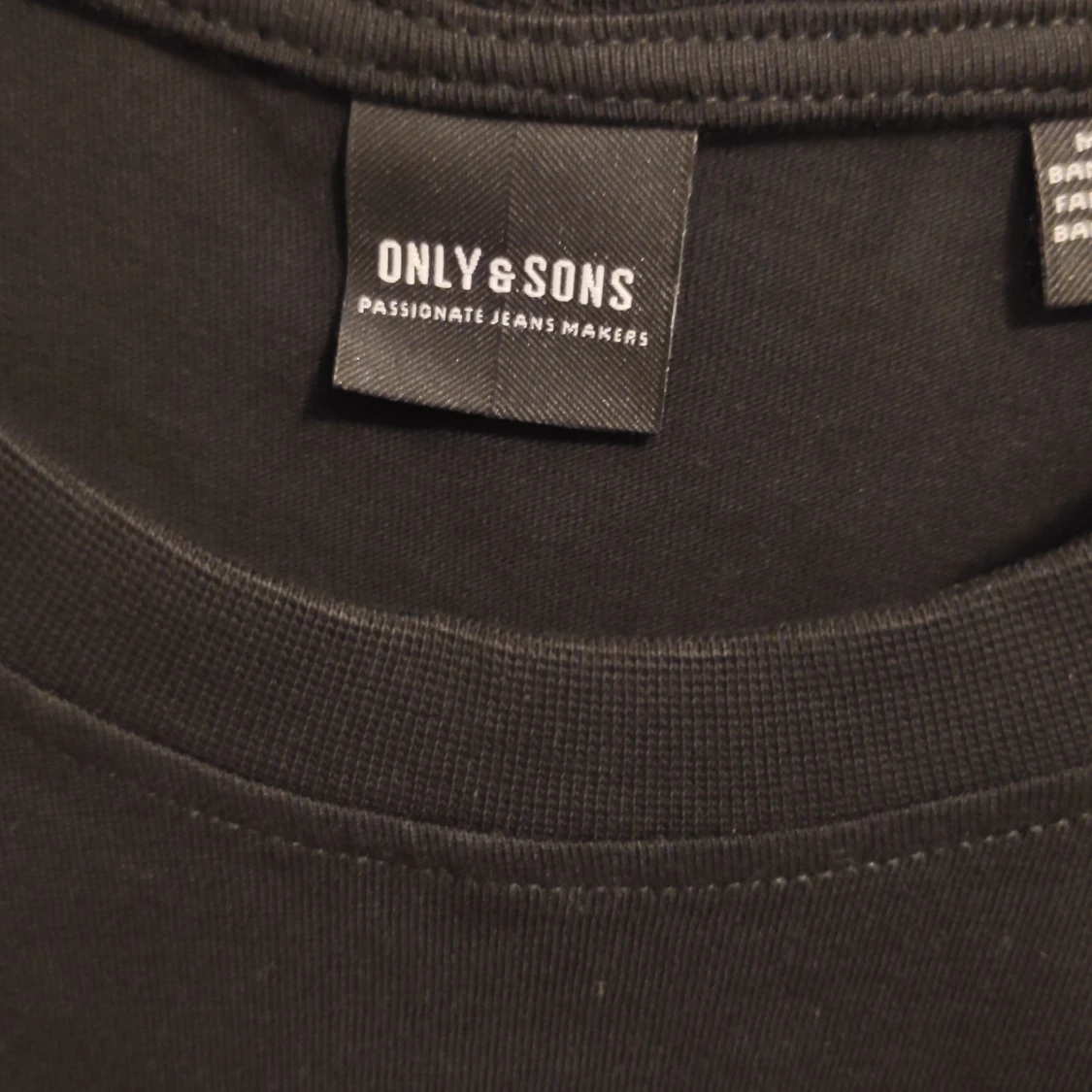 Oanvända 5 pack svarta bas t-shirts från Only and sons strl M - 90