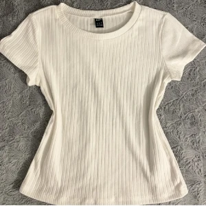 Tshirt 🤍 - Superfin basic tshirt 🤍