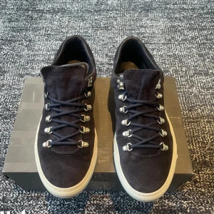 Diemme skor - Säljer snygg diemme skor i väldigt bra skick. storlek 41,5 men passar 42,5. Hör av er vid flera frågor 🙌