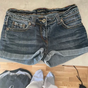 Jeansshorts - Superfina jeansshorts 