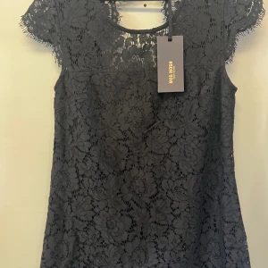 Topp från Mos Mosh - Ny spets topp från Mos Mosh Stl. S Nypris. 1399kr Ny med lapp