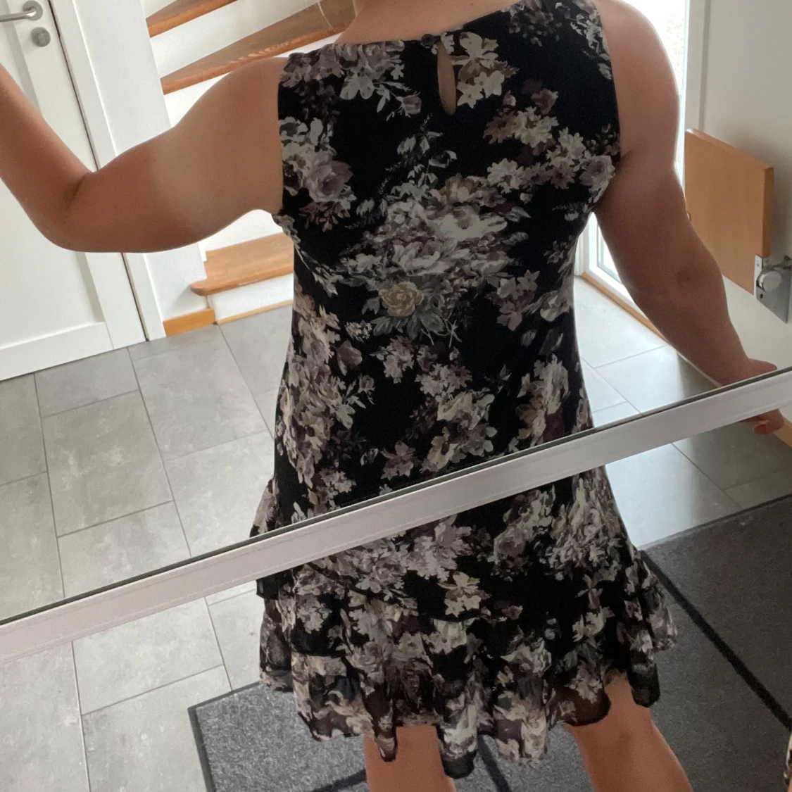 Blommig klänning - 90