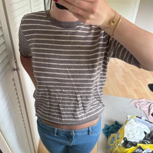 Superfin stickad topp från hm!!💕🌸 - Nyskick endast använd någon gång. Storlek M men passar även XS och S😊