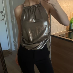 Fest topp - Perfekt Fest topp/ klänning, man kan justera den på sidan för att kunna använda den som både topp eller klänning