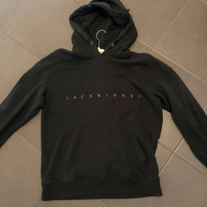 Jack&jones hoodie - Den är i bra skick!