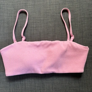 Superfin bikini  - Superfin bikini, endast provad!  Skulle säga de är en storlek Medium! Jättefin rosa färg