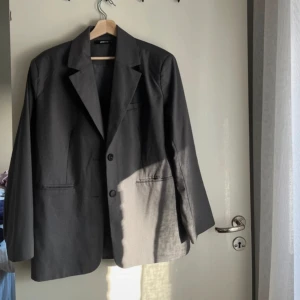 Blazer - Blazer från ginatricot i storlek S