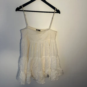 Klänning vit - Vit klänning 