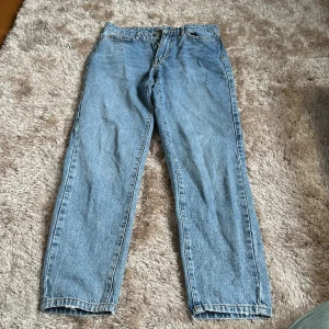 Jeans - Gina Tricot  - Jeans från Gina Tricot  Fint skick  Storlek 36 